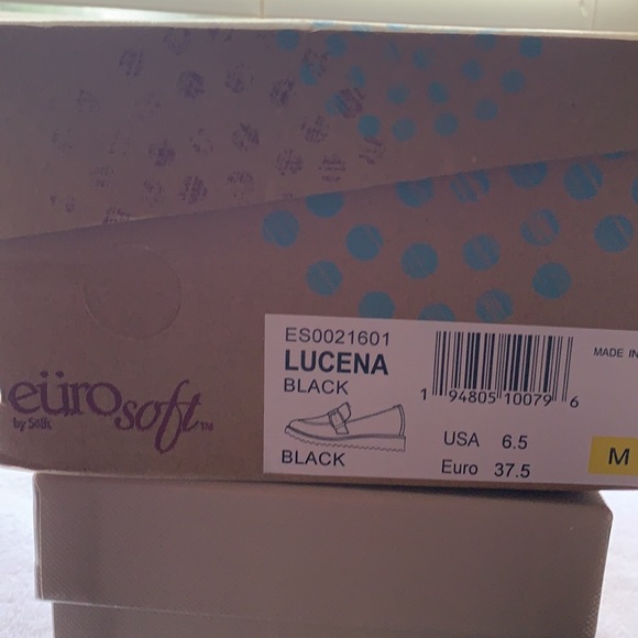 Never been worn because I had foot surgery and they don’t fit right anymore - Picture 5 of 5